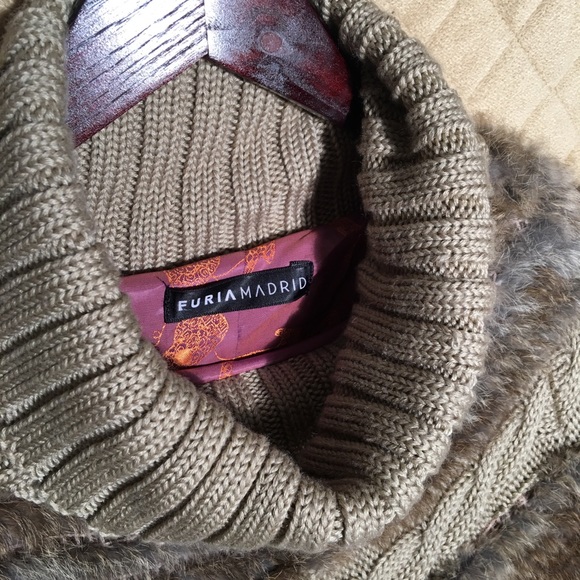 Women's Genuine Rabbit Fur Cape Poncho Coat Jacket - Picture 2 of 5